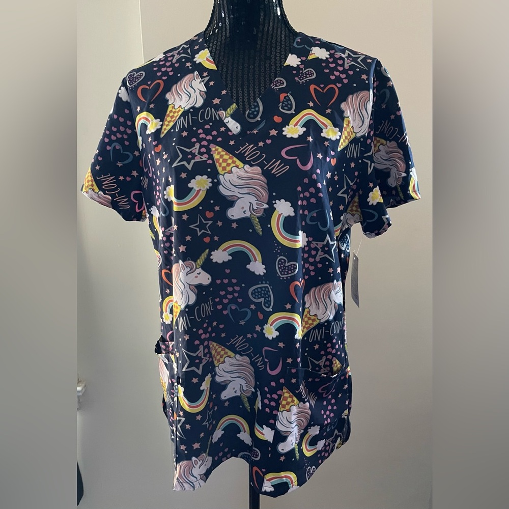 Zinnia Unicorn Ice Cream & Rainbows Print Scrub Top Size Large
